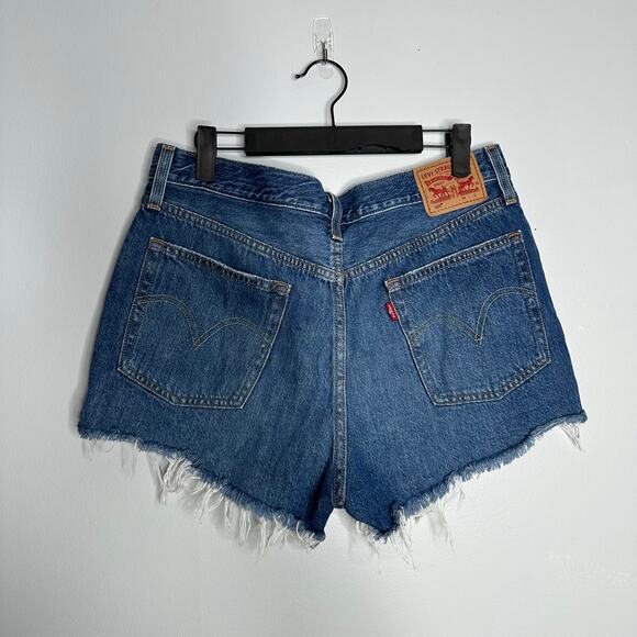 Levi's Women's Medium Dark Wash High Rise Button Fly 501 Cut Off Shorts Size 30 - Picture 5 of 8